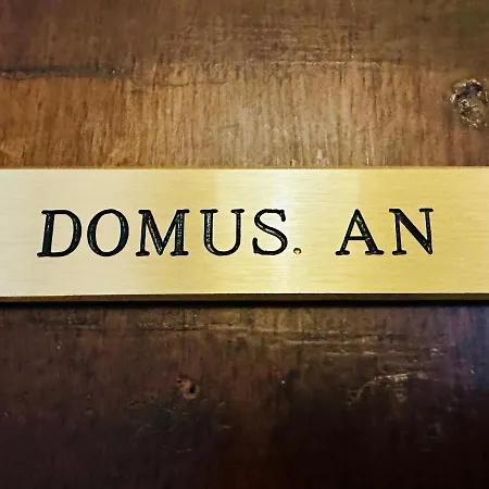 Homestay Domus An - San Pietro, Historical And Special Antique Silk Painting Ceilings Room, Very