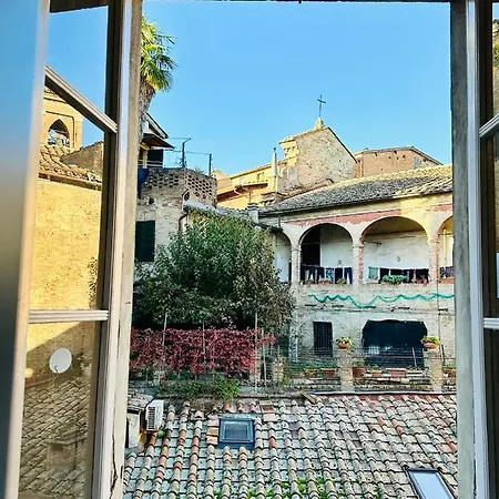 Domus An - San Pietro, Historical And Special Antique Silk Painting Ceilings Room, Very Homestay *